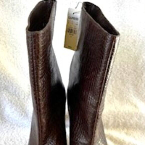 Express dark brown croc embossed heeled booties NWT Size 8 - Picture 3 of 10